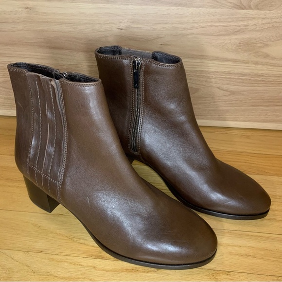 Aquatalia Naiya Brown Ankle Booties - Size 9.5 - Picture 2 of 13